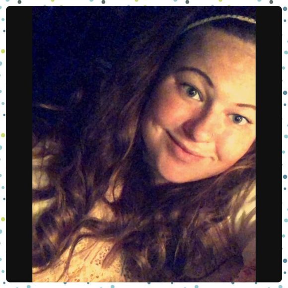 Meet your Posher, Emily - Picture 1 of 1